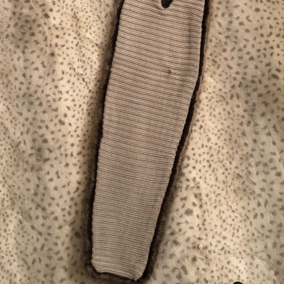 Stella & Dot Faux Fur Wrap - Picture 3 of 6